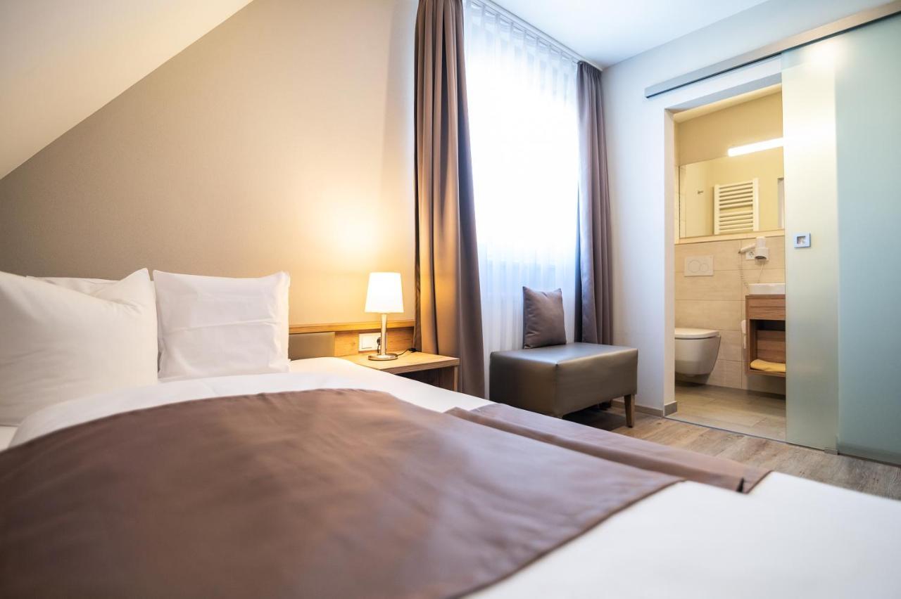 Hotel-Gasthof Neue Post Leutershausen  외부 사진