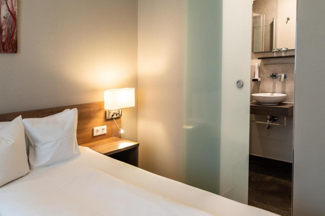 Hotel-Gasthof Neue Post Leutershausen  외부 사진