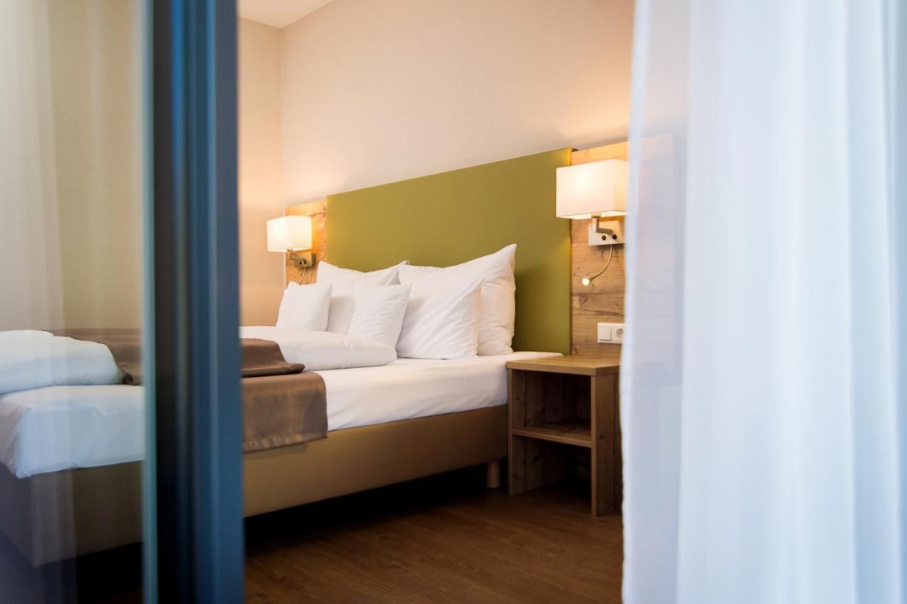 Hotel-Gasthof Neue Post Leutershausen  외부 사진