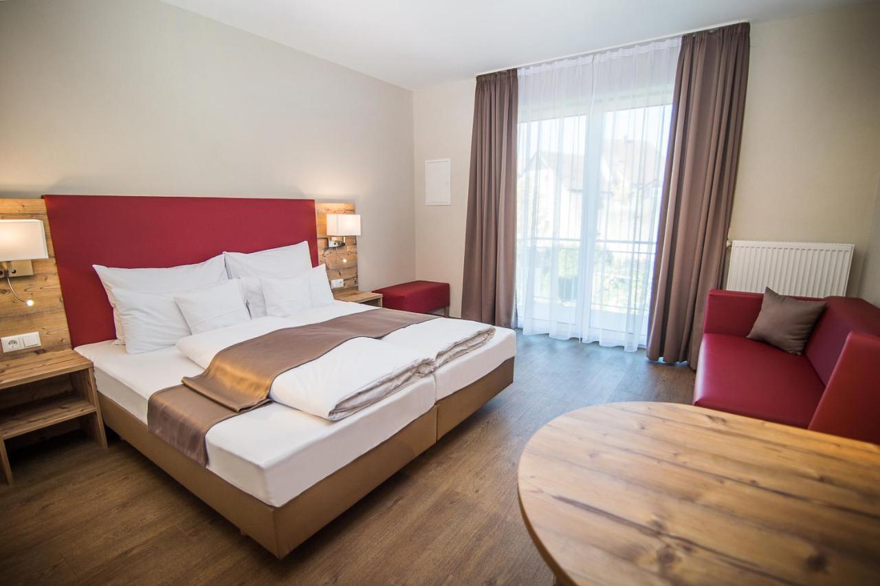Hotel-Gasthof Neue Post Leutershausen  외부 사진