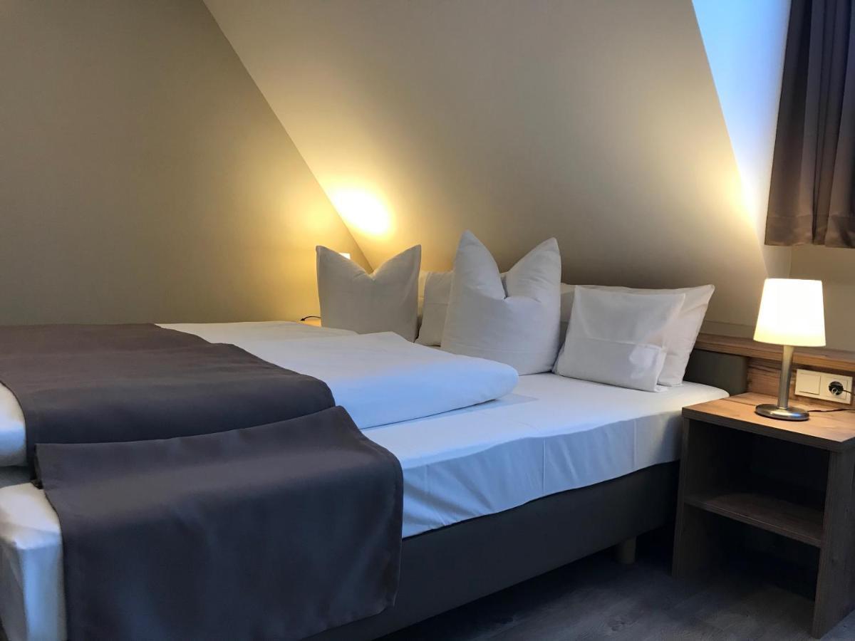 Hotel-Gasthof Neue Post Leutershausen  외부 사진